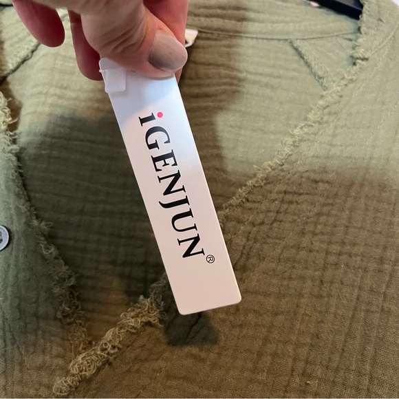 NWT IGenjun Olive long sleeve button down size small - Picture 8 of 11